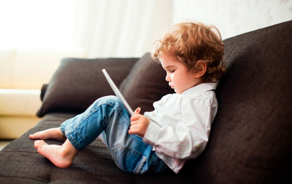 Niños y el exceso de tecnología. Un daño silencioso