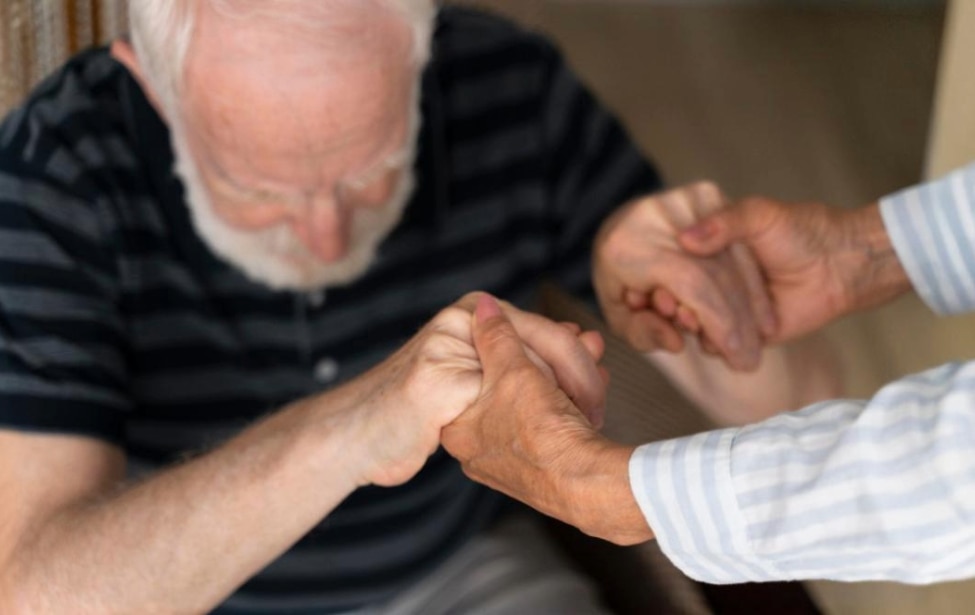 Adulto mayor con parkinson